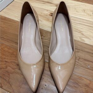 Stuart Weitzman Women's Nude Poco Kitten Heels